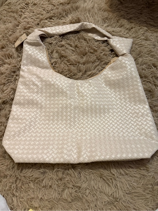 Ulta Beauty Handbags - Ulta Beauty Woven Hobo Bag in Cream